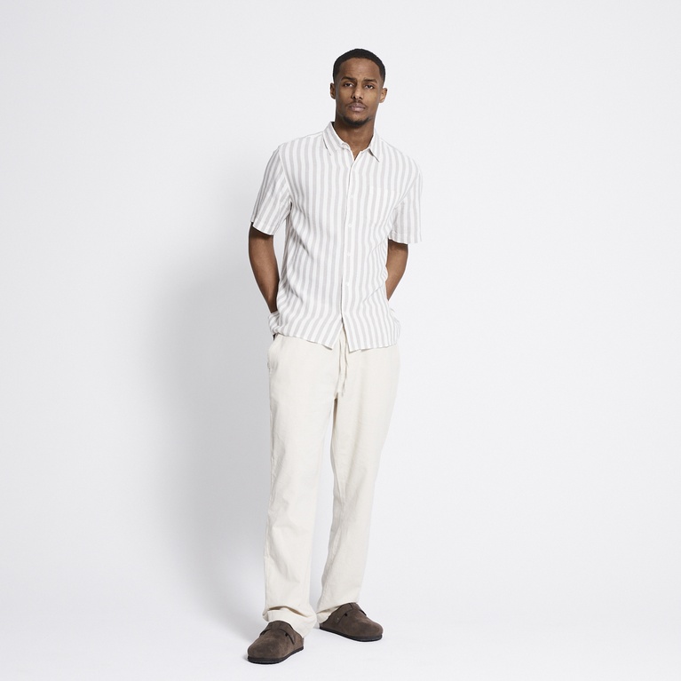 Kurzarm-Leinenhemd "Isak Stripe" Kurzarm-Leinenhemd "Isak Stripe"